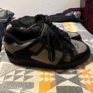Men’s Globe Sabre skate shoes